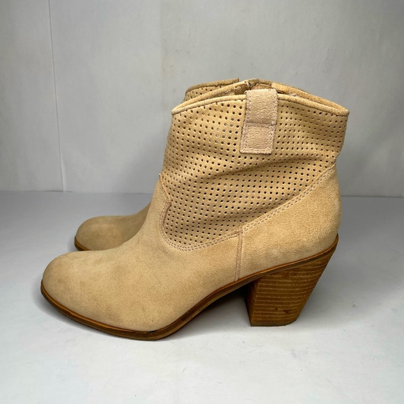 Vince Camuto Beige Suede Mesh Western Block Heeled Ankle Boots Booties - Picture 7 of 13